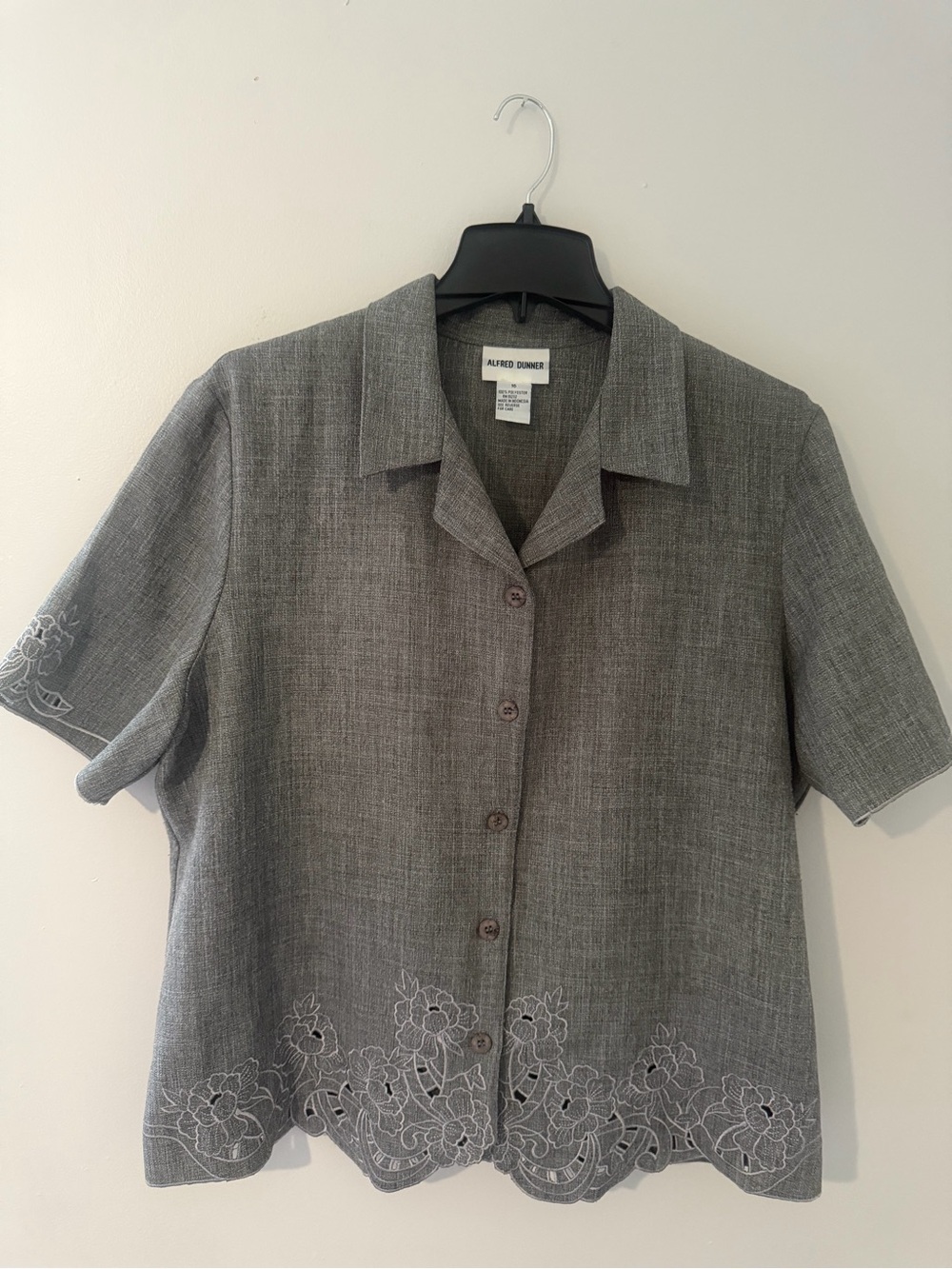 Alfred Dunner Gray Short-Sleeve Button Front Top with Embroidered Hem size 16